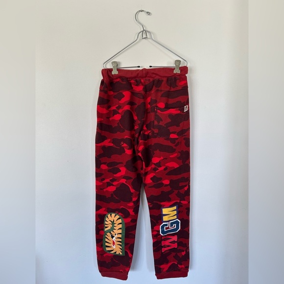 BAPE (A BATHING APE) Red Camo Sweatpants Medium - Picture 6 of 13
